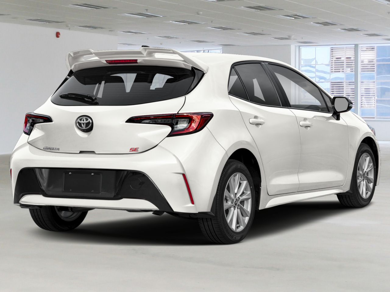 TOYOTA Corolla &agrave; hayon 2026 Blanc Gatineau - photo #1