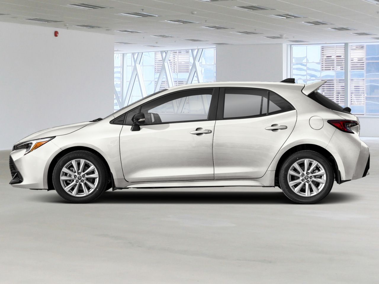 TOYOTA Corolla &agrave; hayon 2026 Blanc Gatineau - photo #2