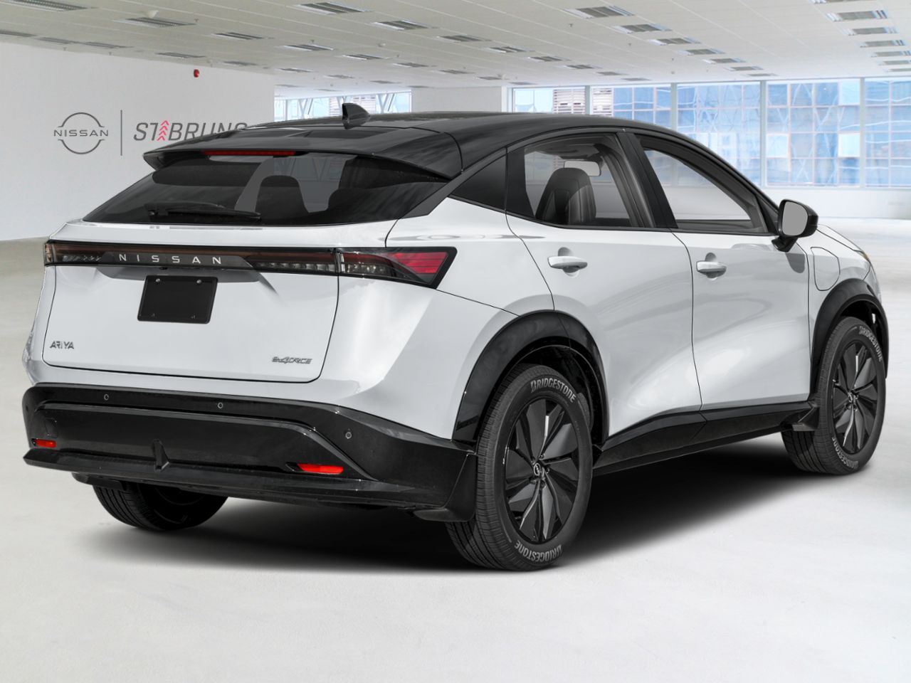 Nissan ARIYA 2026 Blanc Everest nacr&eacute; triple couche/Diamant noir nacr&eacute; Saint-Basile-le-Grand - photo #2