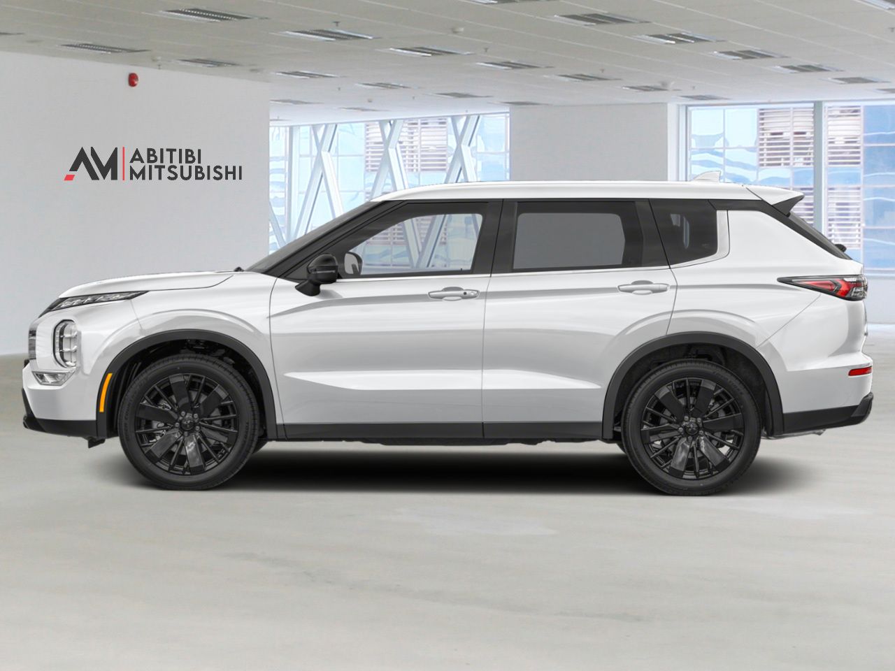2026 MITSUBISHI Outlander White Diamond Amos - photo #1