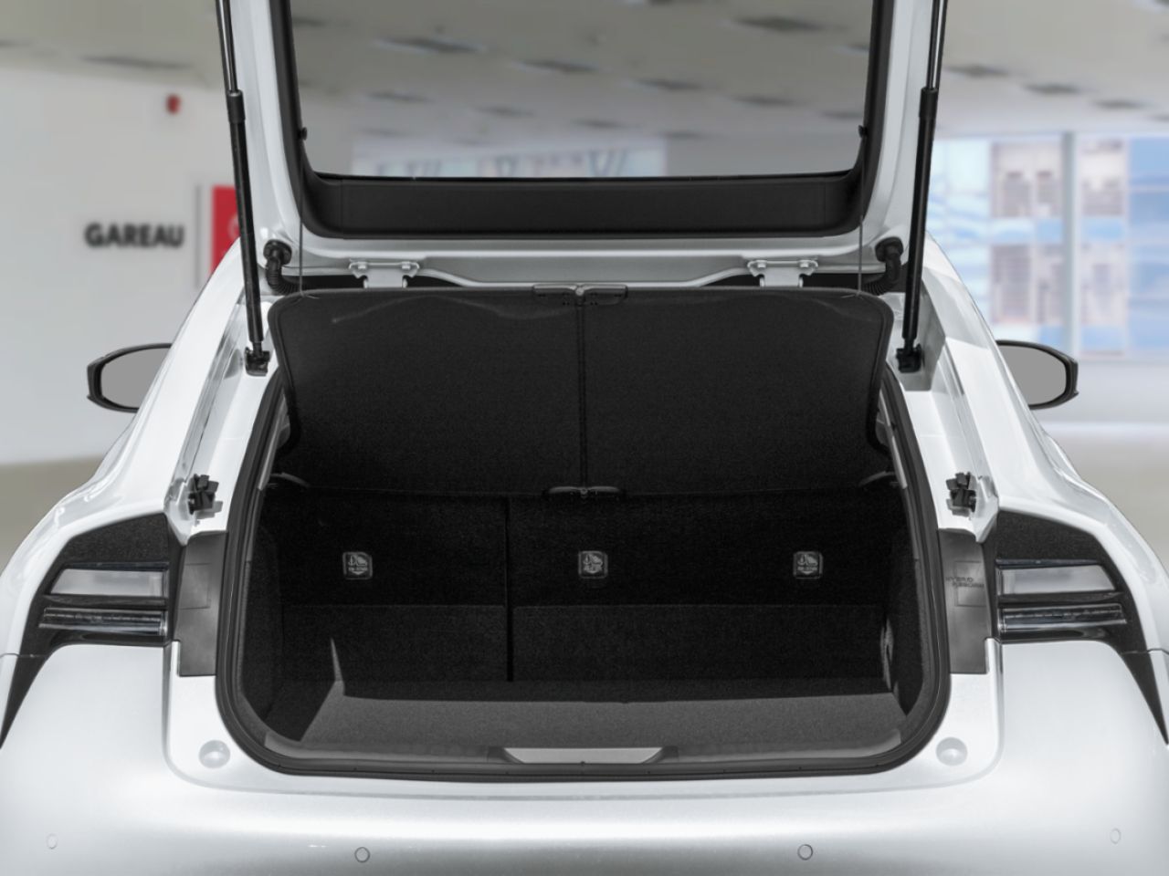 2026 Toyota Prius Plug-in Hybrid XSE premium branchable Wind Chill Pearl Val-d'Or - photo #10