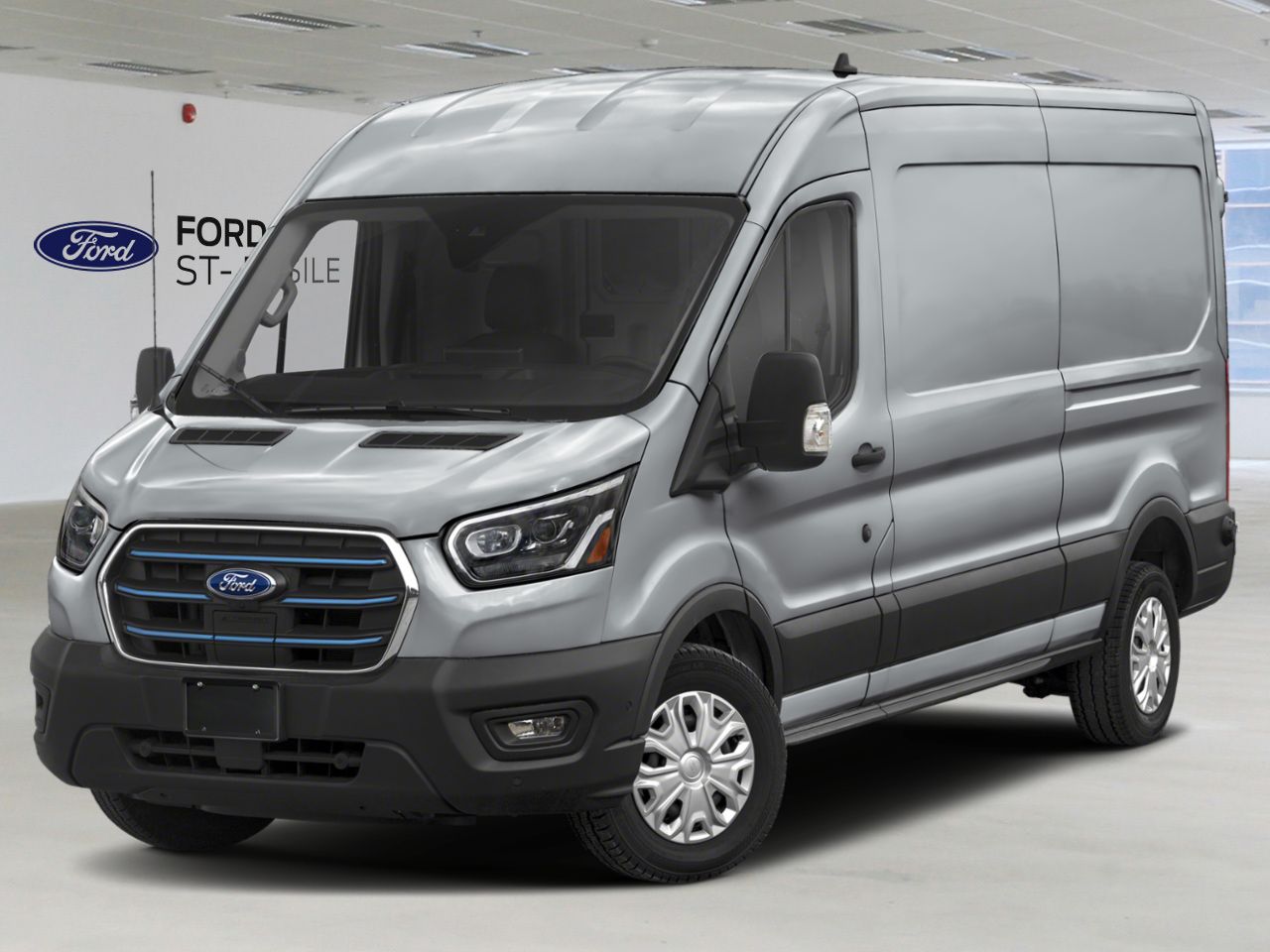 Ford E-Transit fourgonnette utilitaire 2025 Argent lingot m&eacute;tallis&eacute; Saint-Basile-le-Grand - photo #0