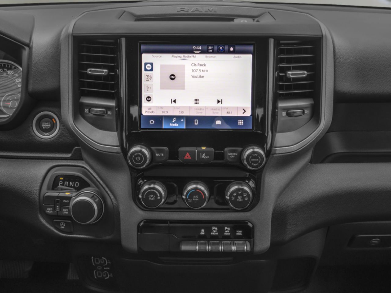 RAM 1500 Express Quad Cab 4x4 caisse de 6 pi 4 po 2026 Couche nacr&eacute;e cristal noir &eacute;tincelant Ottawa & Gatineau - photo #5