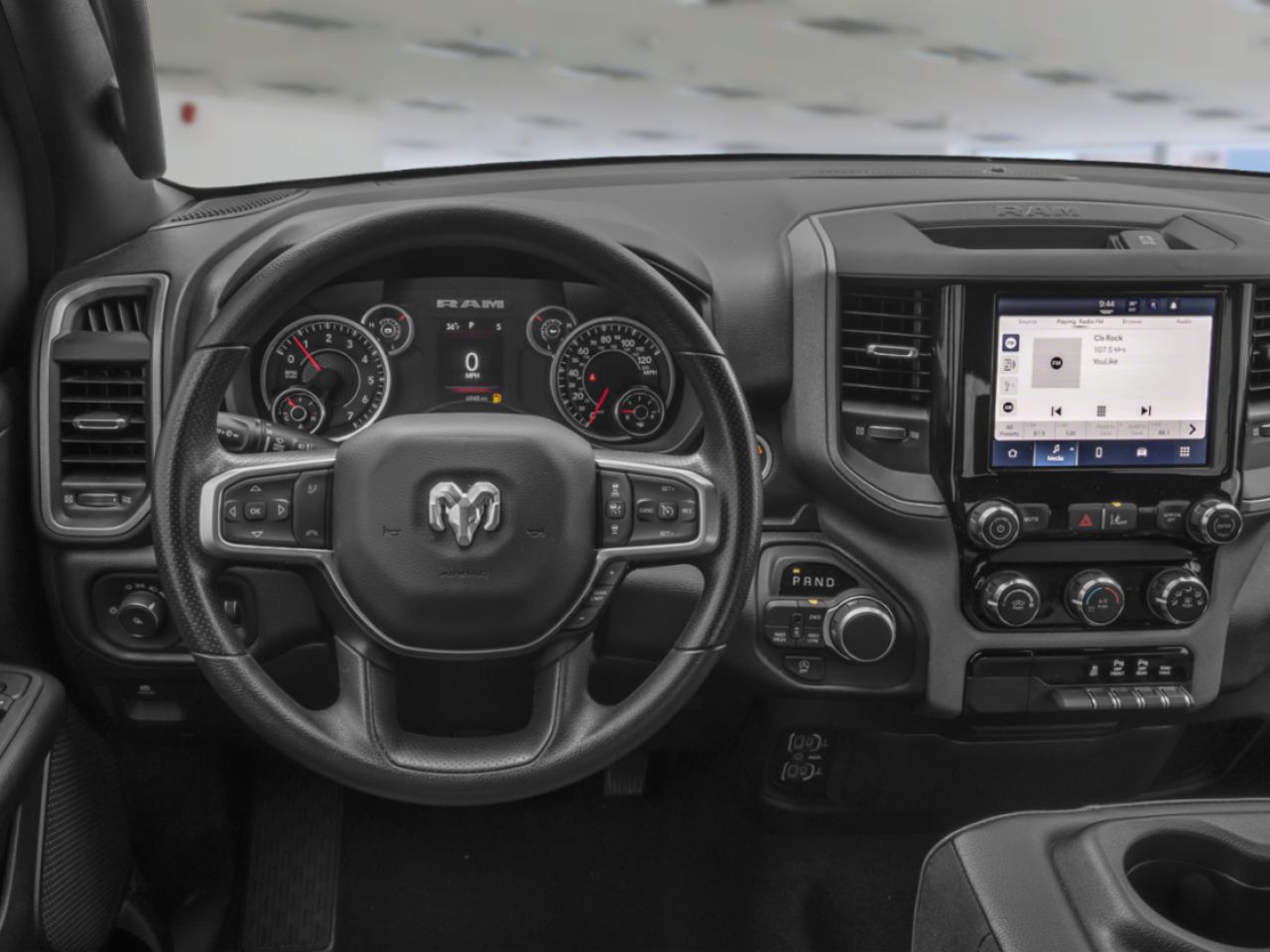 RAM 1500 Express Quad Cab 4x4 caisse de 6 pi 4 po 2026 Couche nacr&eacute;e cristal noir &eacute;tincelant Ottawa & Gatineau - photo #4
