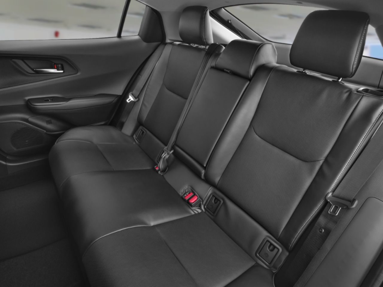 Toyota Prius XLE 2026 Rouge supersonique Sherbrooke - photo #8
