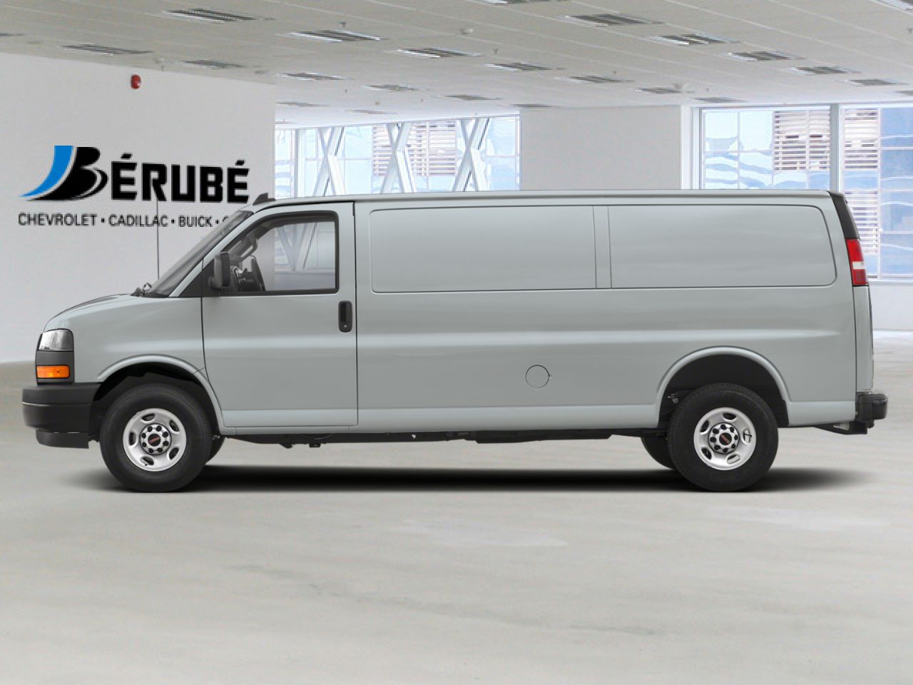 2024 GMC Savana Cargo Van Traction arrière 2500 155 po Quicksilver Metallic Rivière-du-Loup - photo #2