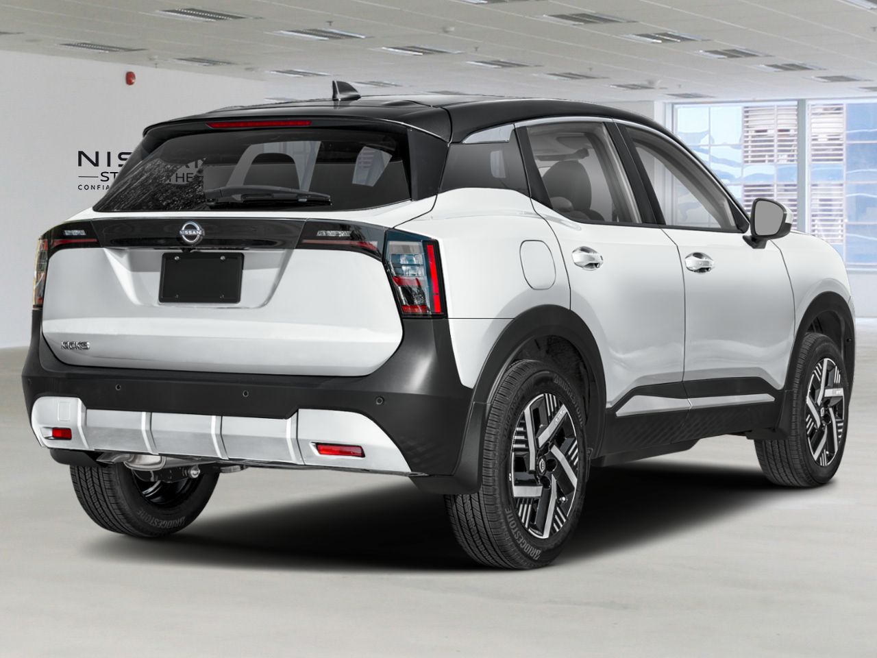Nissan Kicks 2026 Blanc d'Aspen triple couche/Noir intense Ste-Agathe des Monts - photo #1