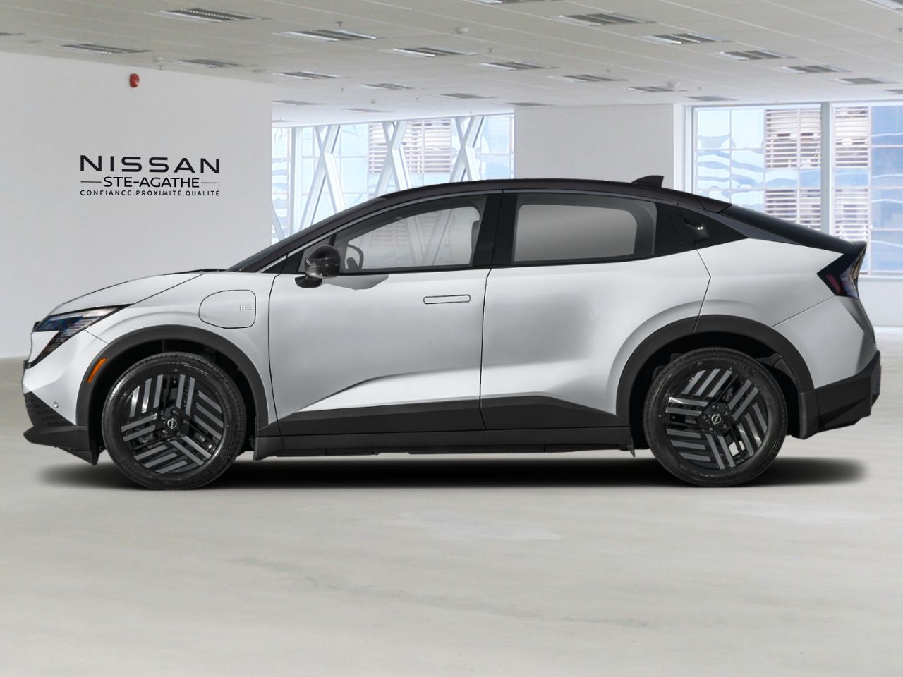 2026 Nissan LEAF Everest White Pearl Tricoat/Black Ste-Agathe des Monts - photo #1