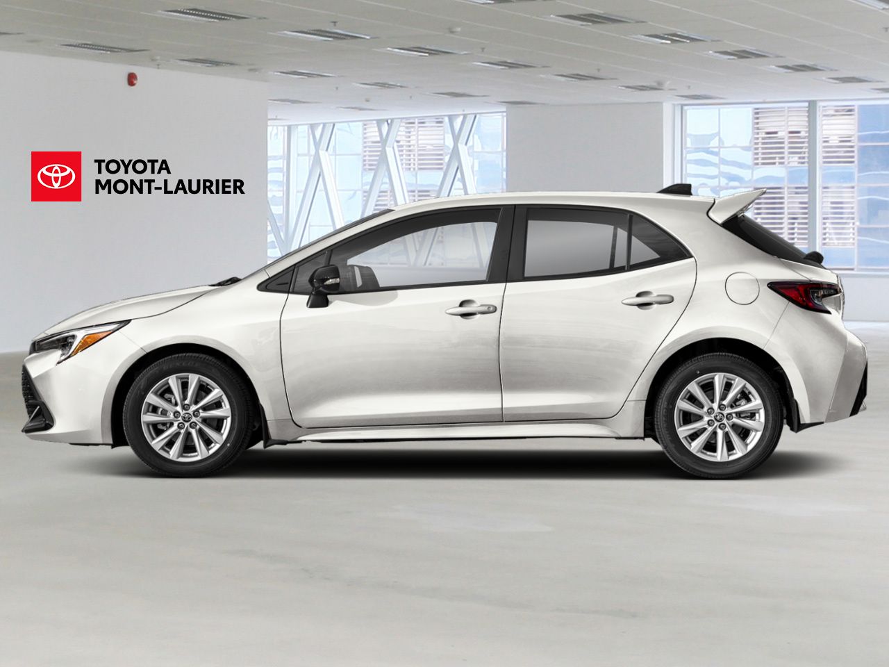 2026 Toyota Corolla Hatchback White Mont-Laurier - photo #2