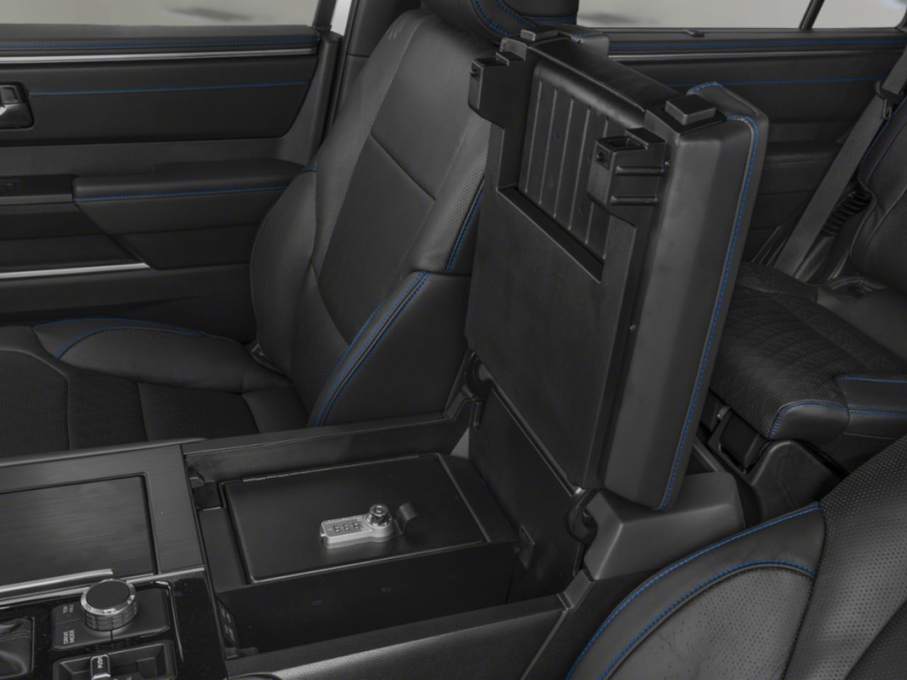 2026 Toyota Sequoia Midnight Black Metallic Mont-Laurier - photo #9