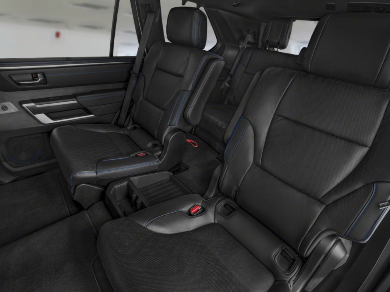 2026 Toyota Sequoia Midnight Black Metallic Mont-Laurier - photo #5