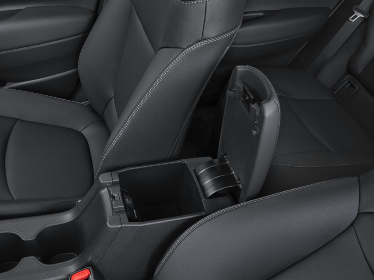 2026 Toyota Corolla Cross Celestite Mont-Laurier - photo #11