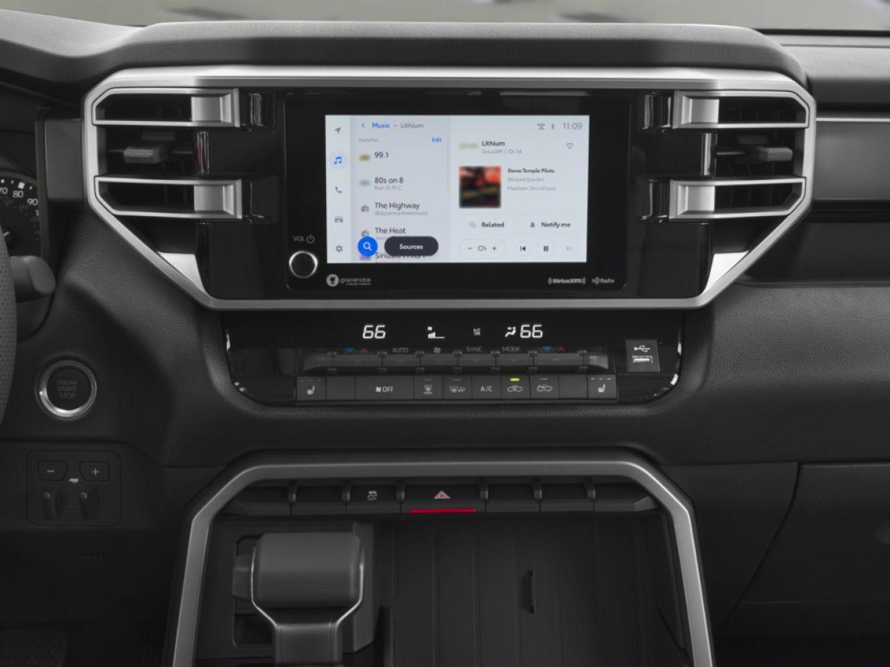 2026 Toyota Tundra White Mont-Laurier - photo #8