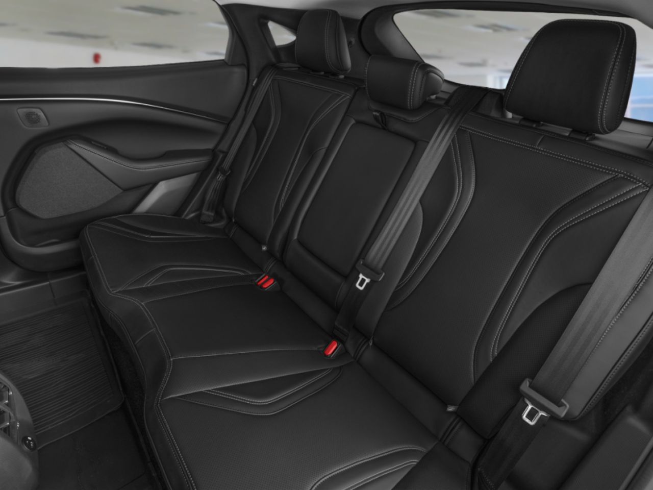 2026 Ford Mustang Mach-E Velocity Blue Metallic Mont-Laurier - photo #7