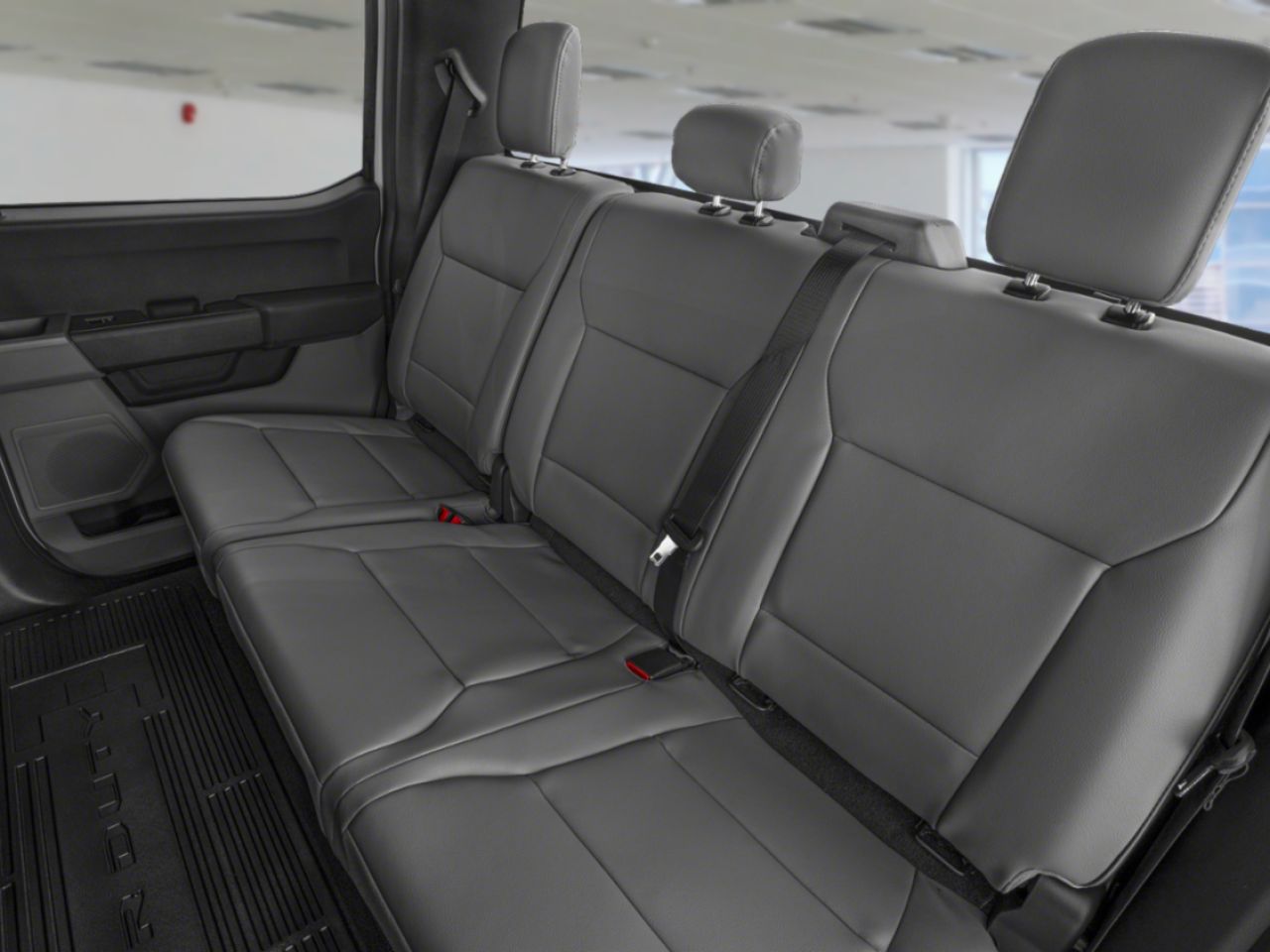 2026 Ford Super Duty F-250 SRW Oxford White Mont-Laurier - photo #10