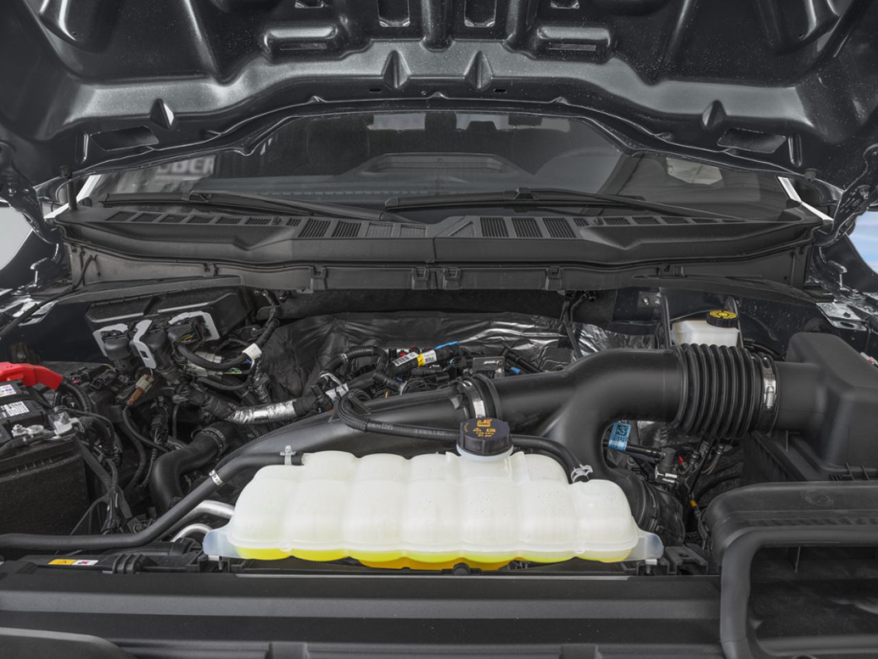 2026 Ford F-150 Agate Black Metallic Mont-Laurier - photo #5