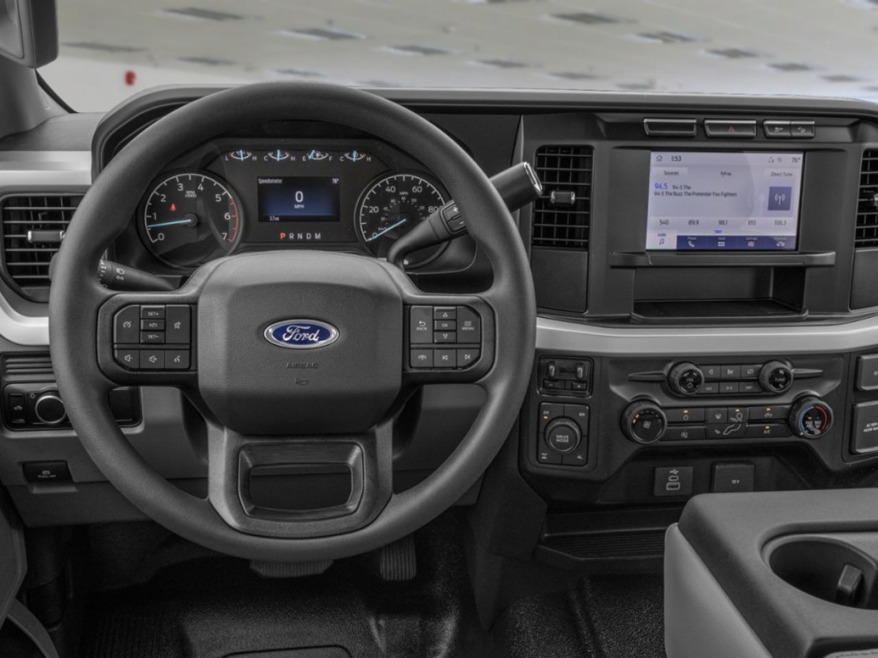 2026 Ford Super Duty F-350 SRW Oxford White Mont-Laurier - photo #11