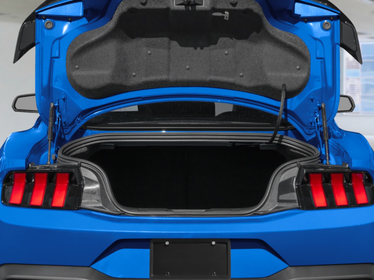 2026 Ford Mustang Shadow Black Mont-Laurier - photo #5