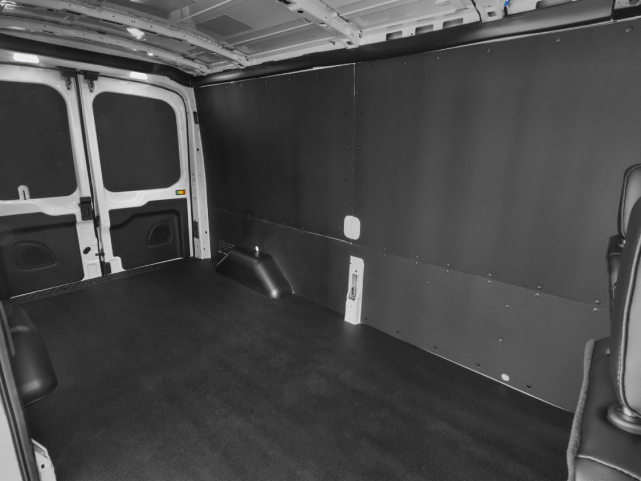 2026 Ford Transit Cargo Van Agate Black Metallic Mont-Laurier - photo #4