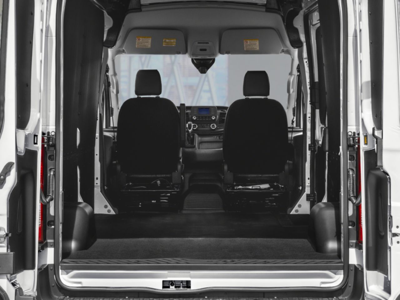 Ford Transit fourgon utilitaire 2026 Noir agate m&eacute;tallis&eacute; Mont-Laurier - photo #4