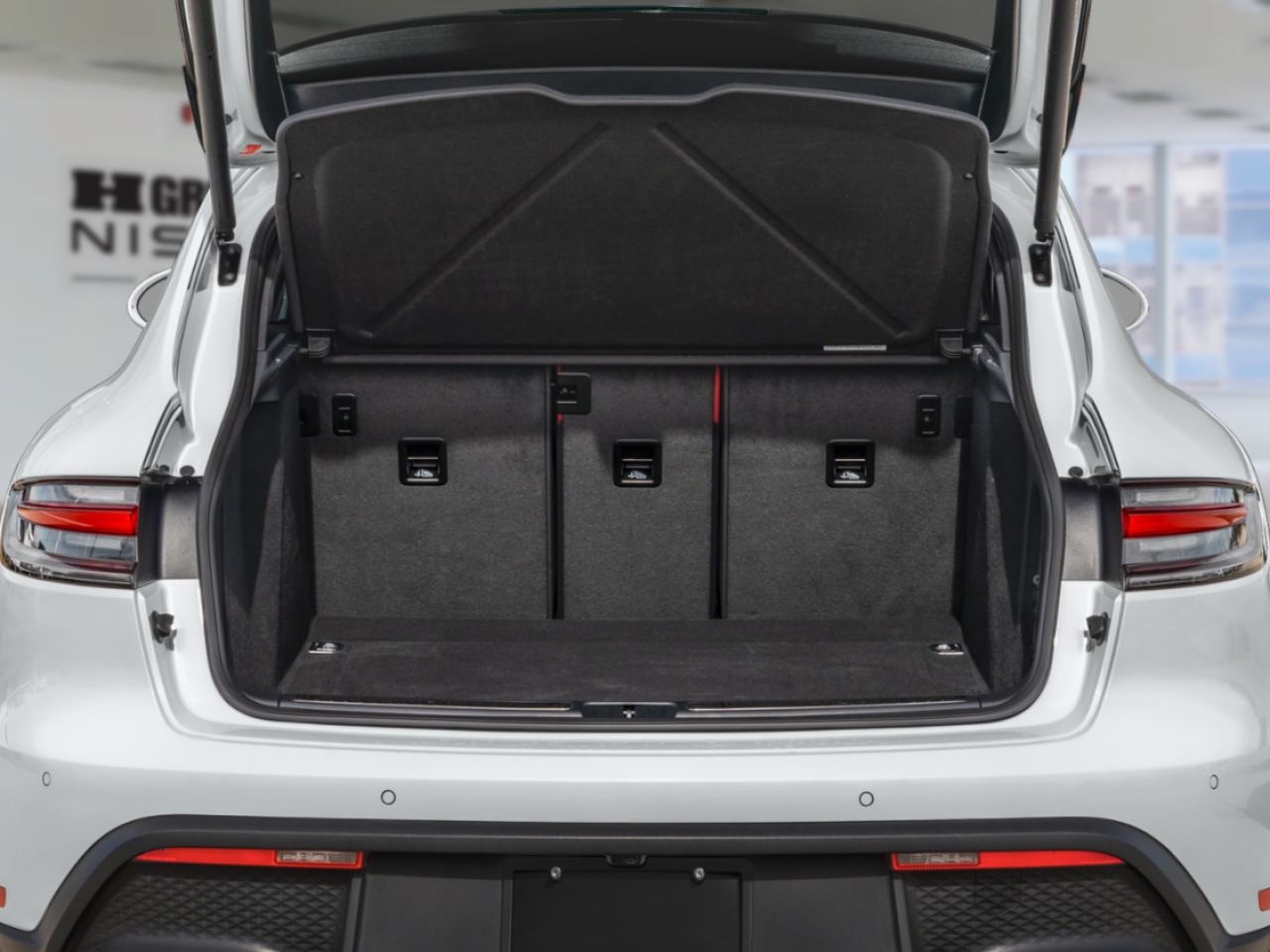 2026 PORSCHE MACAN Black Laval - photo #9