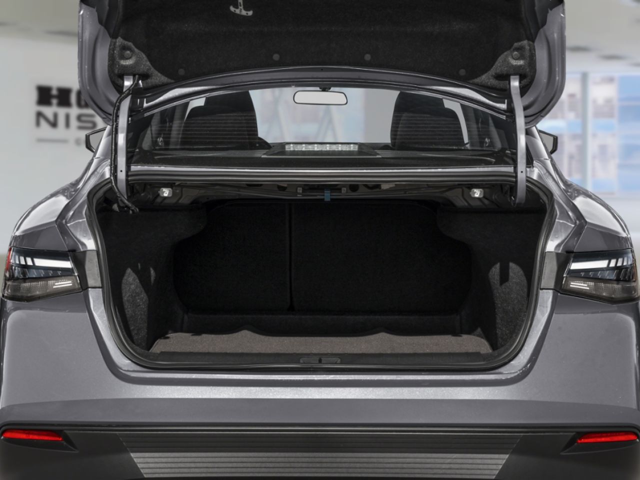 2026 Nissan Sentra Super Black Laval - photo #8