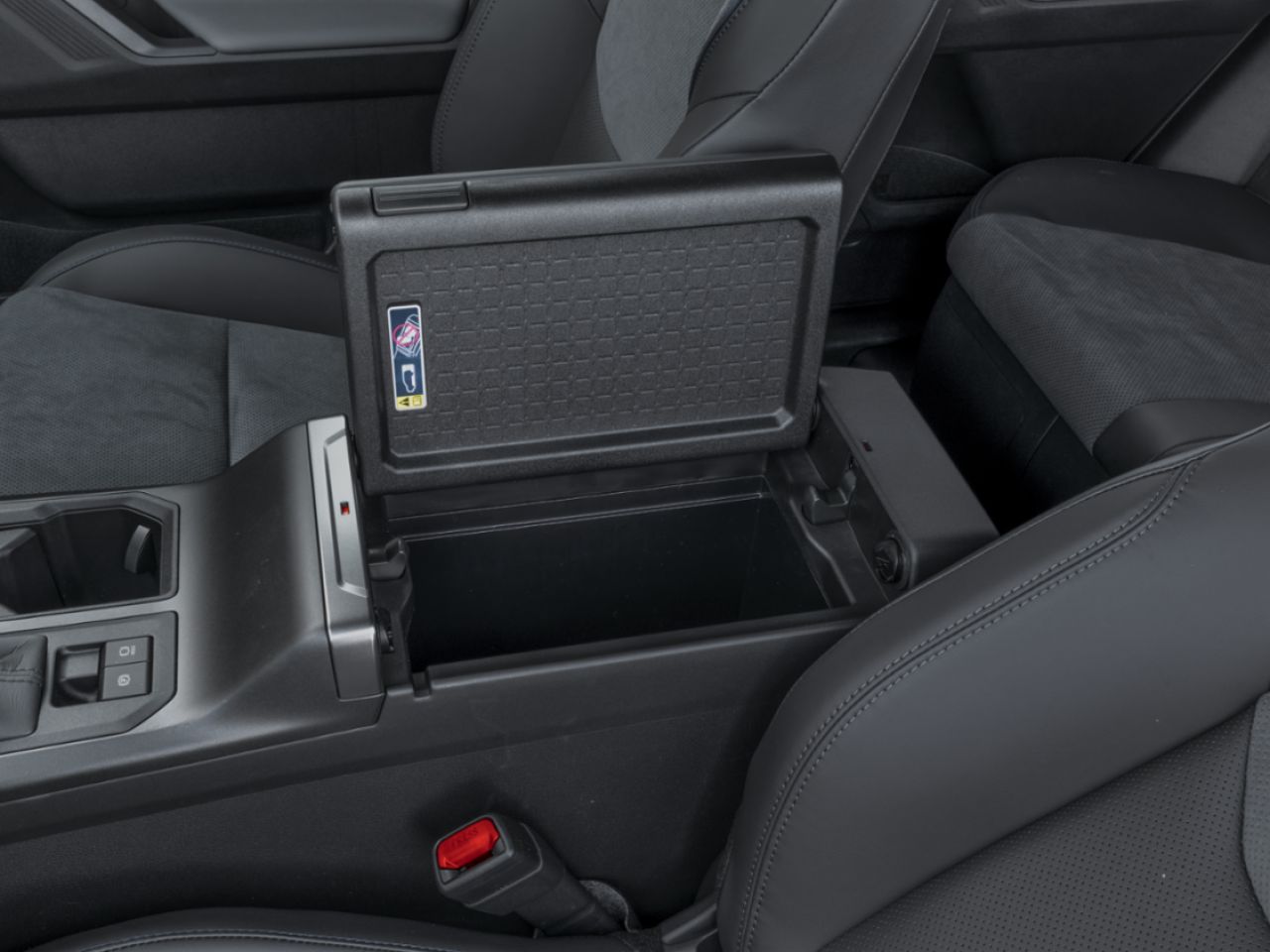 TOYOTA RAV4 99857 | XSE 2026 Frisson glac&eacute; nacr&eacute; avec toit noir Qu&eacute;bec - photo #3
