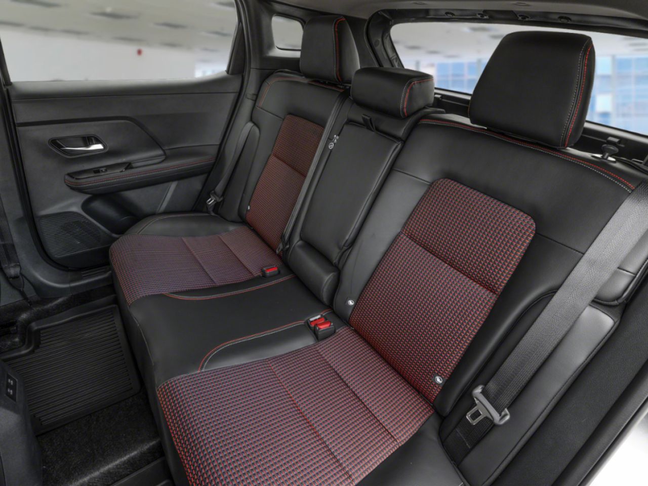 Nissan Kicks 2026 Blanc d'Aspen triple couche Saint-Basile-le-Grand - photo #10