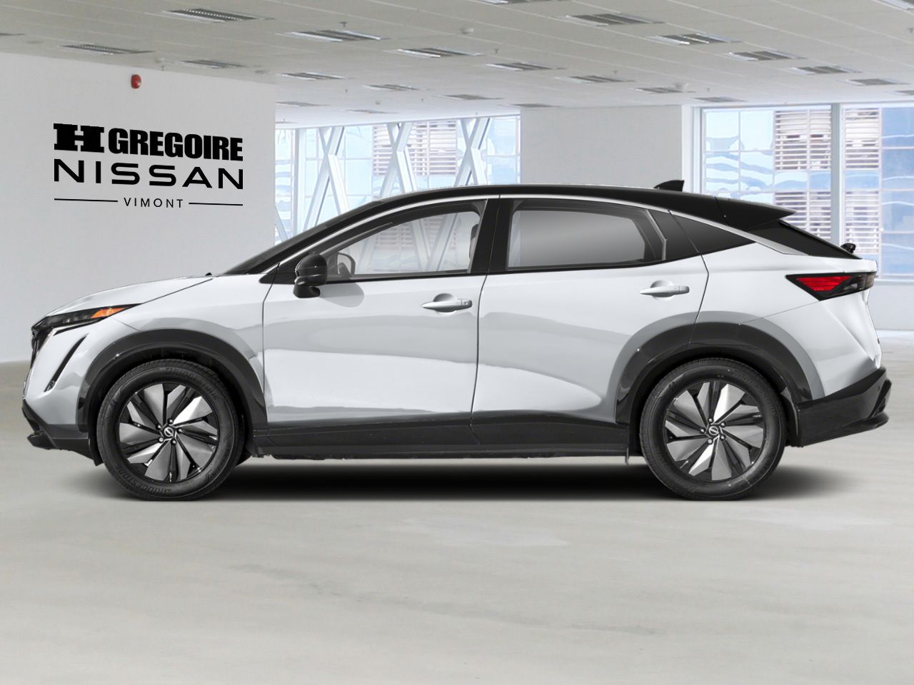 Nissan ARIYA 2026 Blanc Everest nacr&eacute; triple couche/Diamant noir nacr&eacute; Laval - photo #1