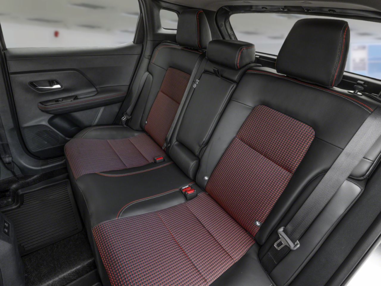 2026 Nissan Kicks Grey Laval - photo #10