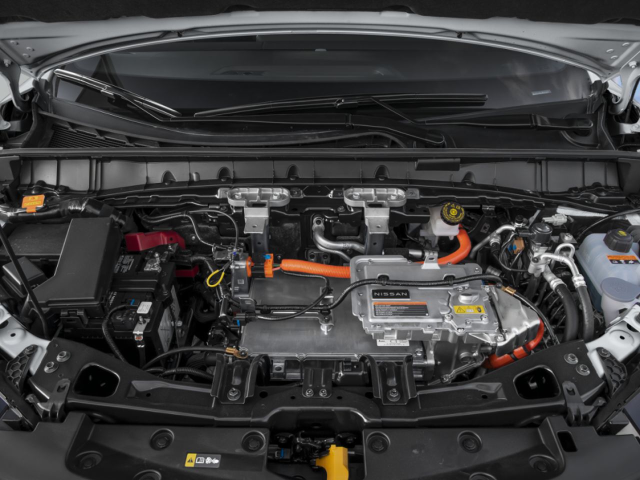 2026 Nissan LEAF Everest White Pearl Tricoat/Black Laval - photo #12