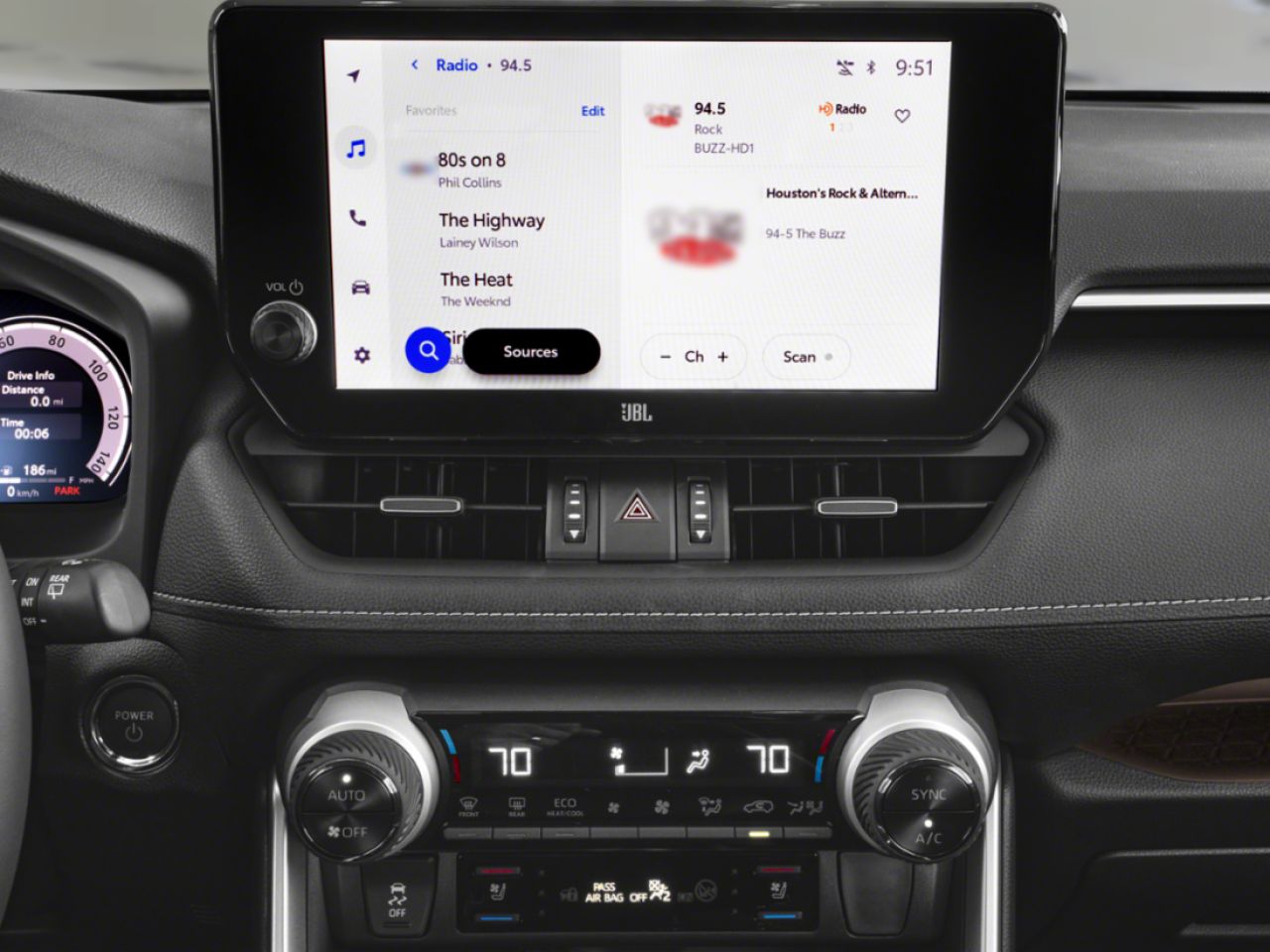 2024 Toyota RAV4 Hybrid Limited AWD / CLEAN CARFAX / HEATED AND VENTILATED SEATS / MOONROOF / ALLOY WHEELS / CARPLAY AND ANDROID AUTO White Mississauga - photo #8
