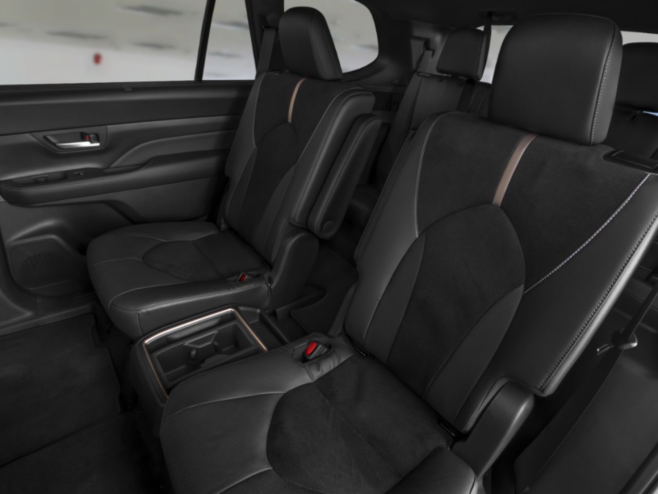2025 Toyota Grand Highlander HYBRID LIMITED AWD / HEATED AND VENTILATED SEATS / MOONROOF / ALLOY WHEELS / CARPLAY AND ANDROID AUTO White Mississauga - photo #6