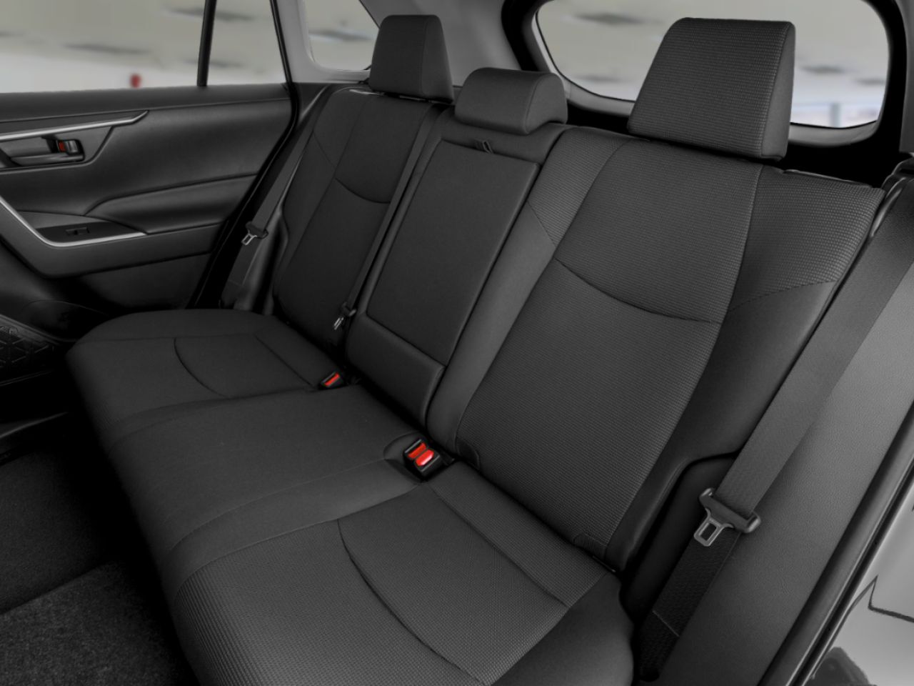 2021 Toyota RAV4 LE FWD / HEATED SEATS / TOYOTA SAFETY SENSE / BACK UP CAMERA / CARPLAY AND ANDROID AUTO Silver Mississauga - photo #5
