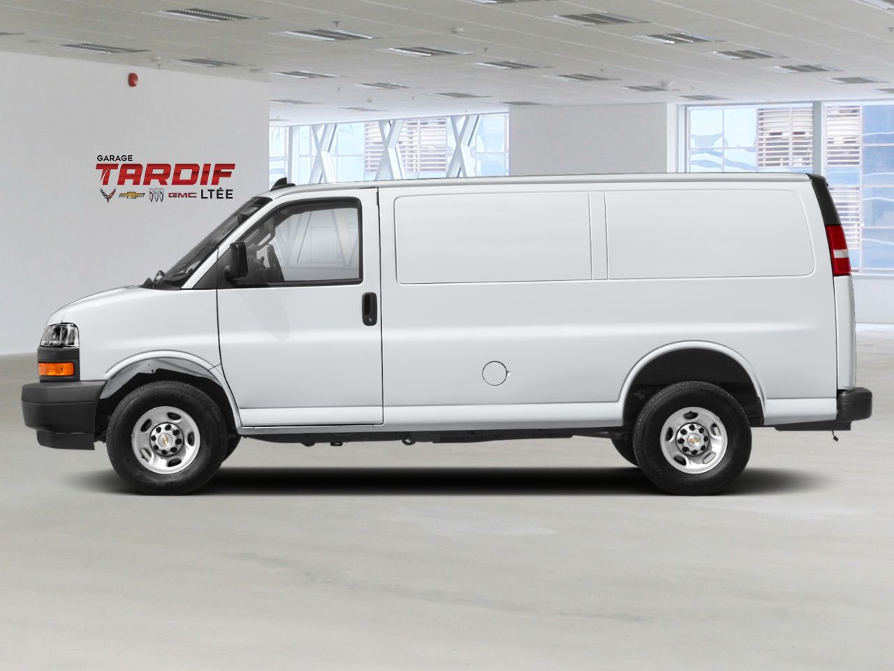 2026 CHEVROLET Express Cargo Van Traction arri&egrave;re 2500 135 po Summit White Amos - photo #1