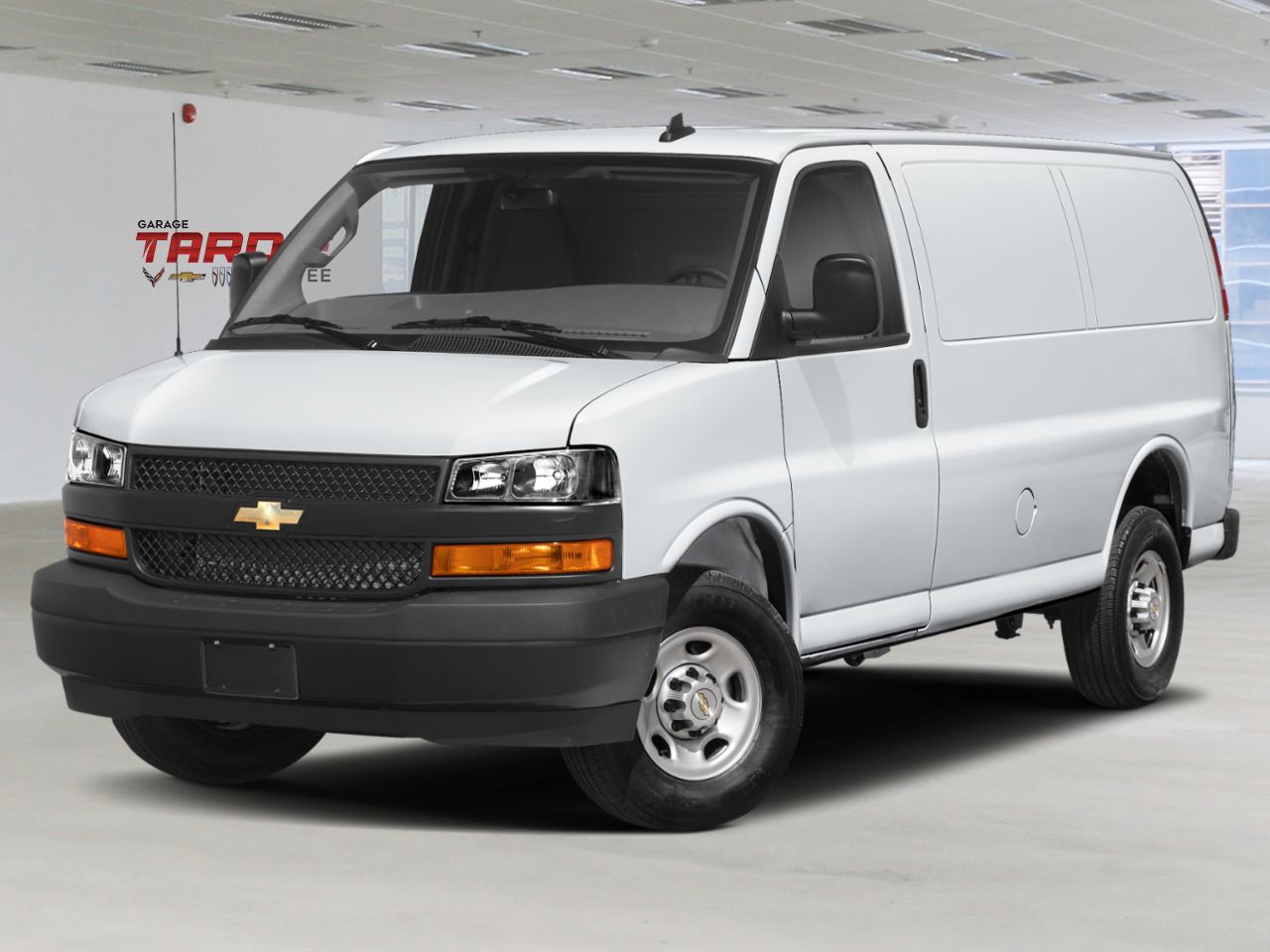 2026 CHEVROLET Express Cargo Van Traction arri&egrave;re 2500 135 po Summit White Amos - photo #0