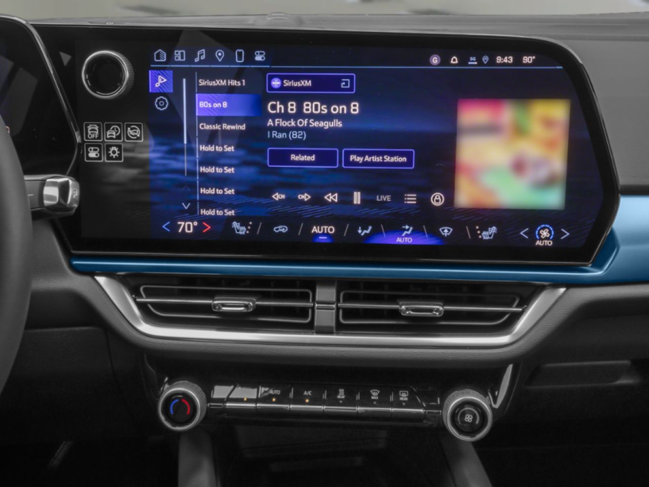 Chevrolet Equinox EV 4 portes - LT 2025 Blanc sommet Saint-Hyacinthe - photo #4