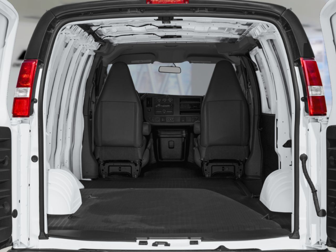 2026 GMC Savana Cargo Van Traction arri&egrave;re 2500 135 po SUMMIT WHITE Saint-Hyacinthe - photo #5