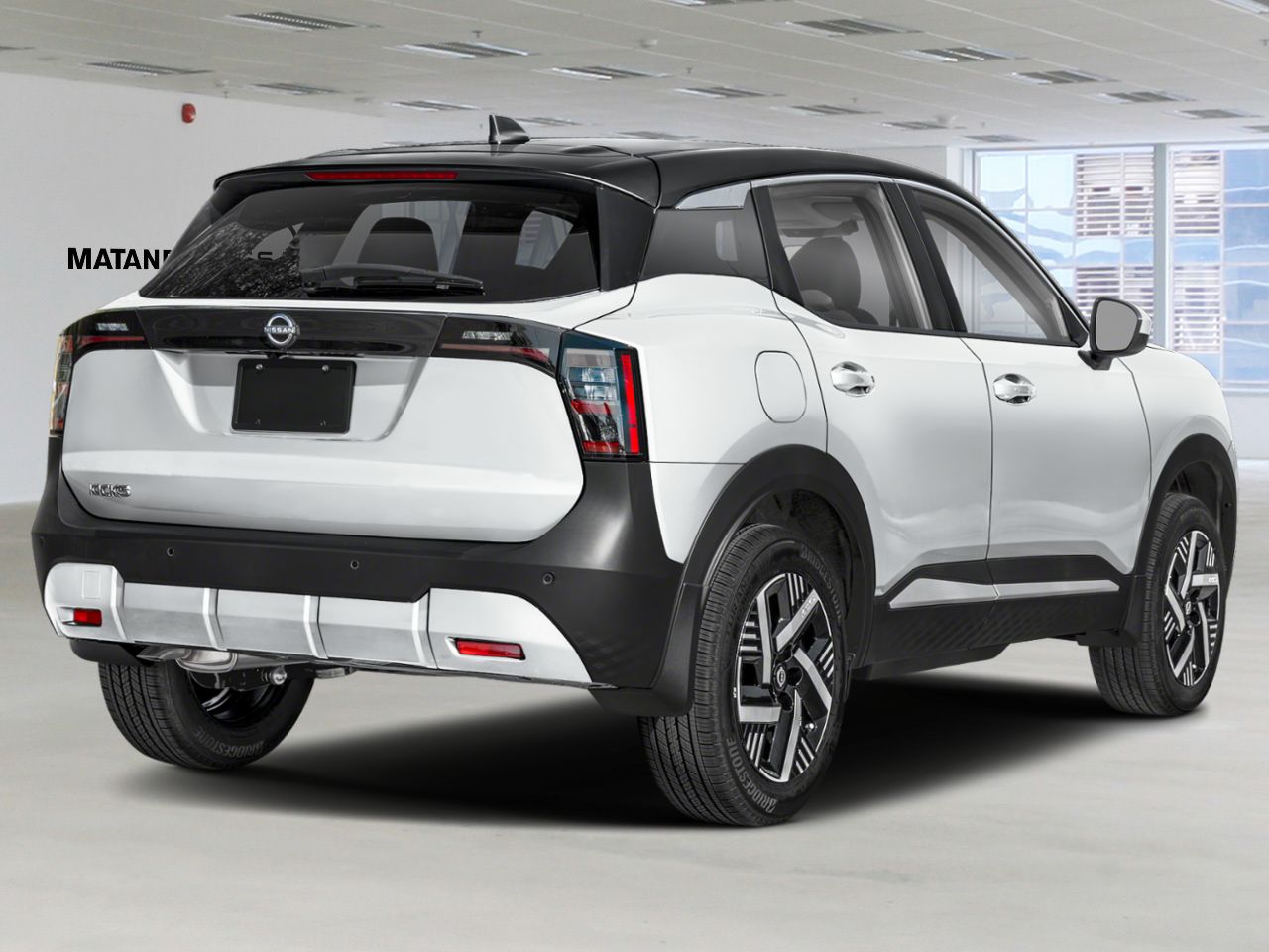 2026 NISSAN Kicks Aspen White TriCoat/Super Black Matane - photo #1
