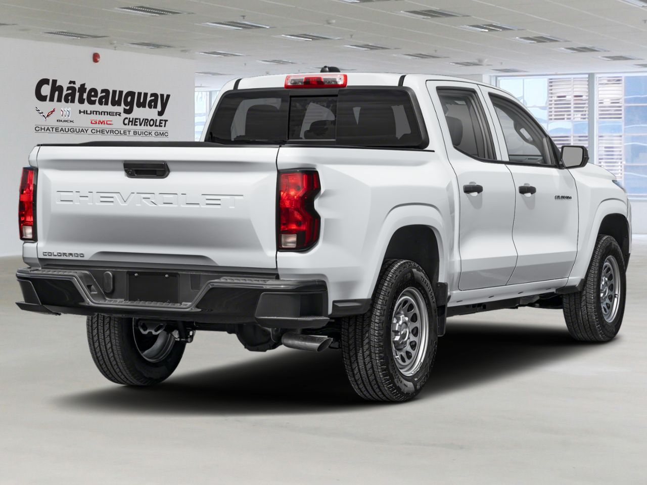 CHEVROLET Colorado Trail Boss cabine multiplace 4RM 2026 Blanc sommet Ch&acirc;teauguay - photo #1