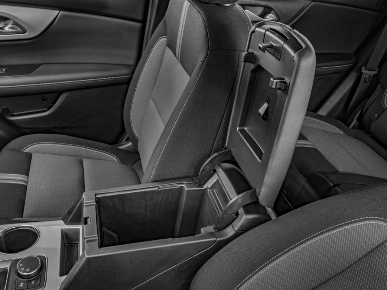 2026 CHEVROLET Blazer Traction int&eacute;grale, 4 portes LT Noir Ch&acirc;teauguay - photo #6