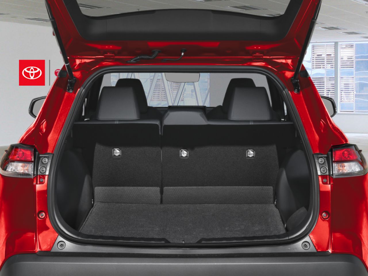 2026 Toyota COROLLA CROSS Silver Mississauga - photo #5