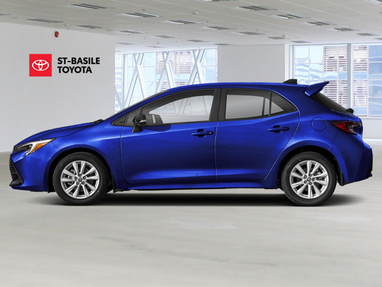 TOYOTA Corolla &agrave; hayon 2026 Bleu choc m&eacute;tallis&eacute; Saint-Basile-le-Grand - photo #2