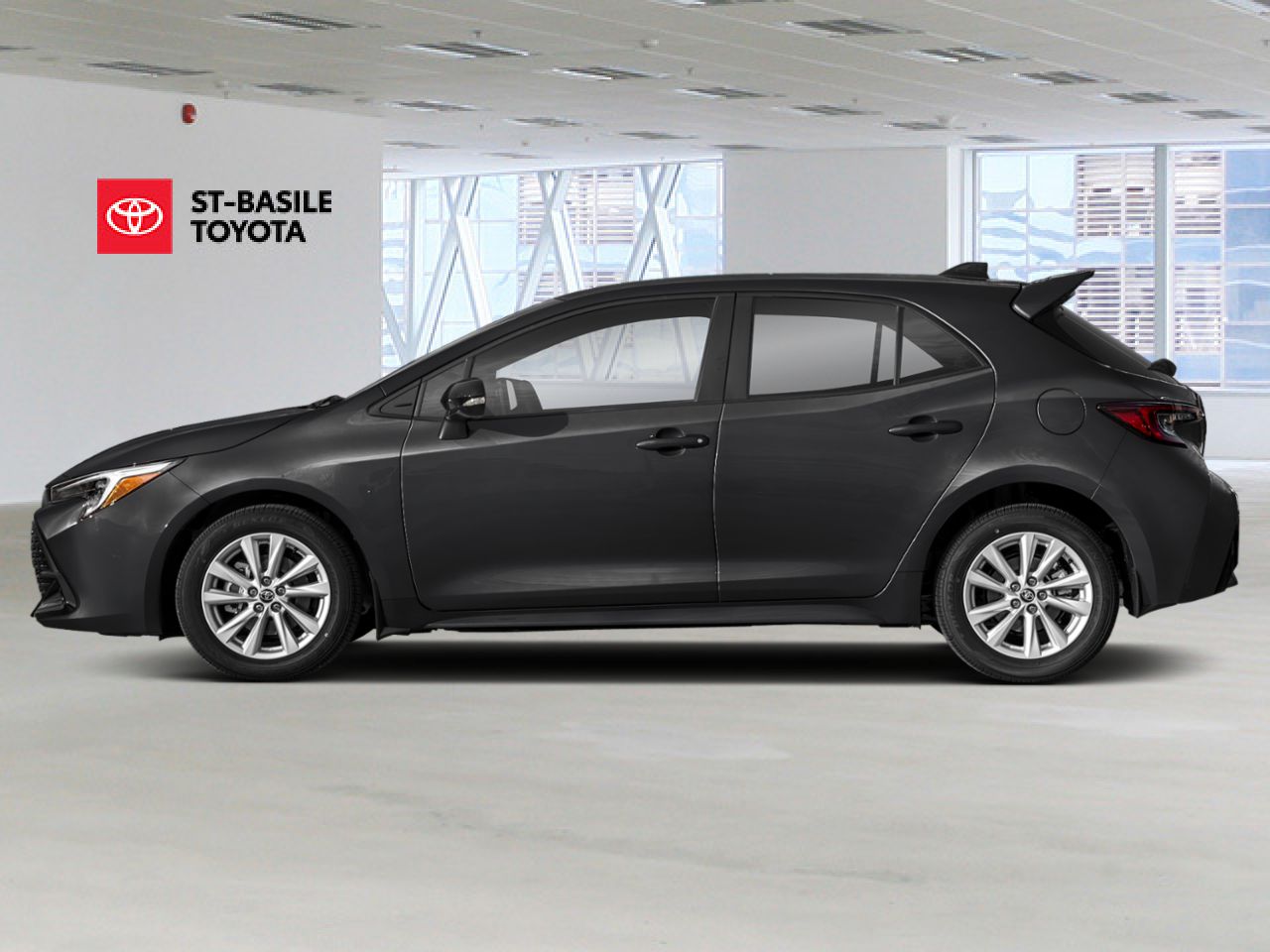 TOYOTA Corolla &agrave; hayon 2026 Noir minuit m&eacute;tallis&eacute; Saint-Basile-le-Grand - photo #2