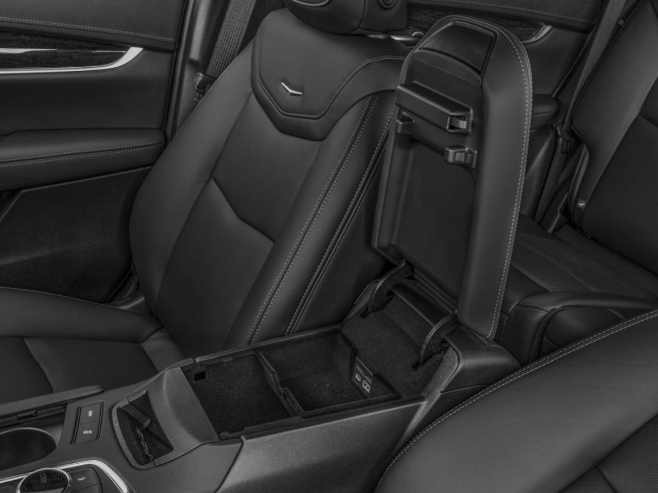 2026 CADILLAC XT5 Haut de gamme Luxe 4 portes TI Stellar Black Metallic Montmagny - photo #5