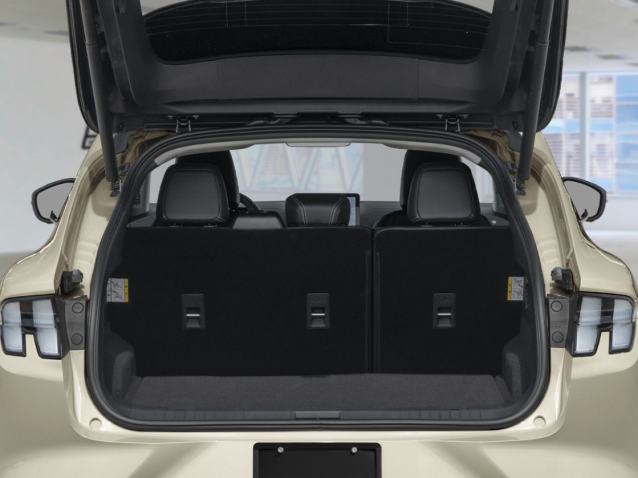 2026 Ford Mustang Mach-E Star White Metallic Tri-Coat Mont-Laurier - photo #6