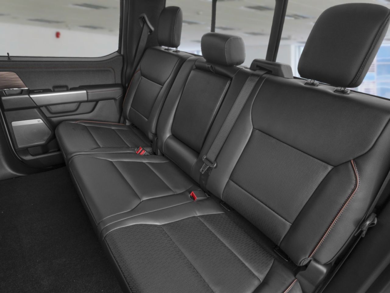 2026 Ford F-150 Agate Black Metallic Mont-Laurier - photo #3