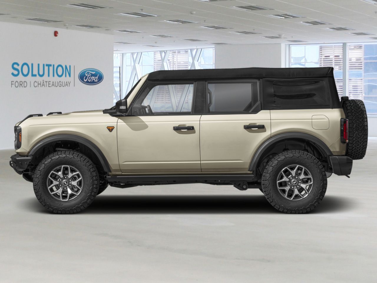 2026 Ford Bronco Desert Sand Ch&acirc;teauguay - photo #2