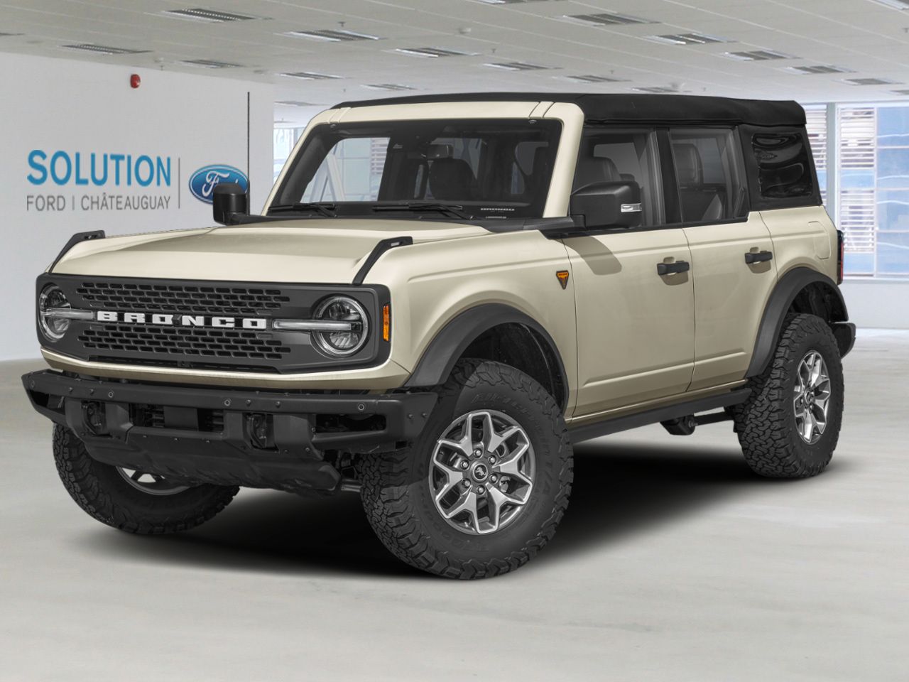 2026 Ford Bronco Desert Sand Ch&acirc;teauguay - photo #0