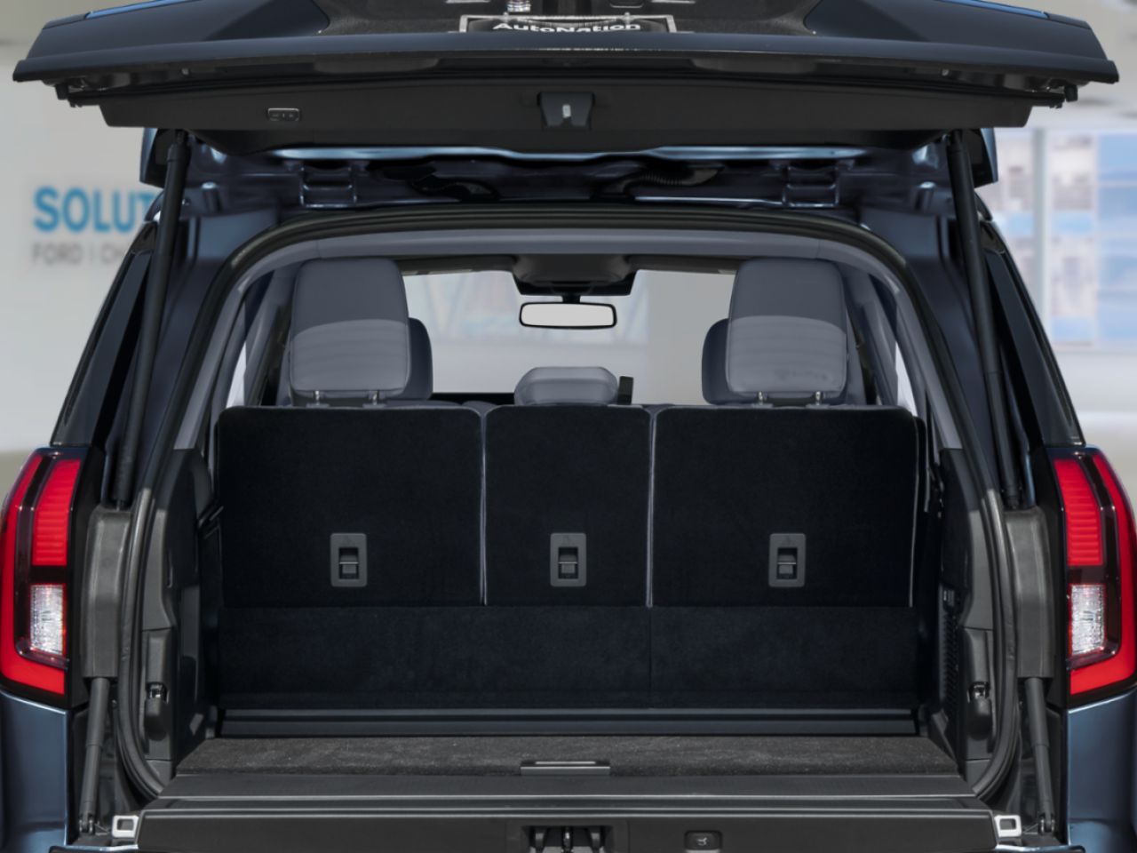 2026 Ford Expedition Black Saint-Eustache - photo #10